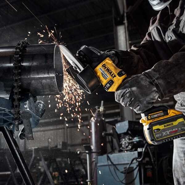 DeWalt  Angle Grinder with Battery DCG440N