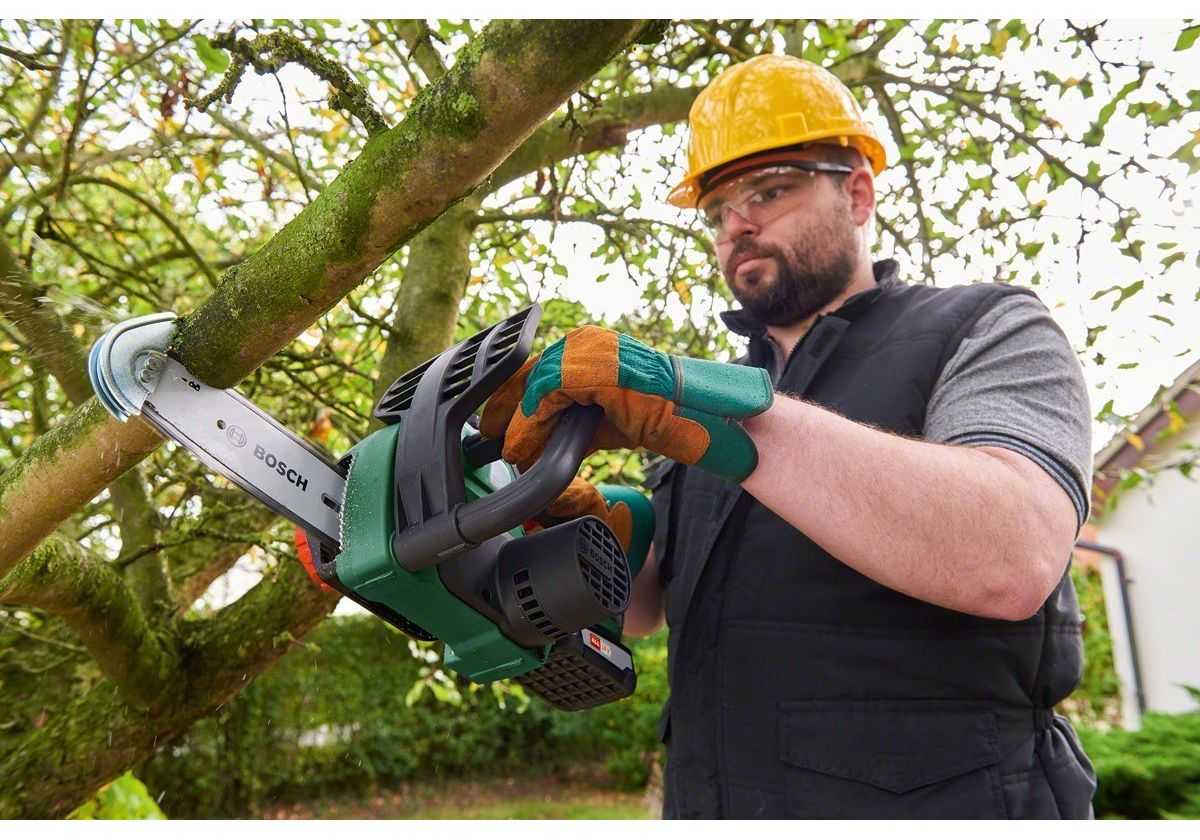 Bosch Powertools Akku-Kettensäge UniversalChain 18 solo