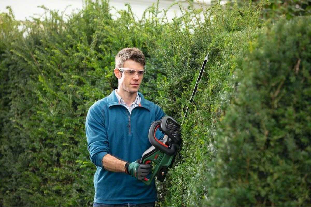 Bosch Powertools Akku-Heckenschere Universal HedgeCut 18V-55