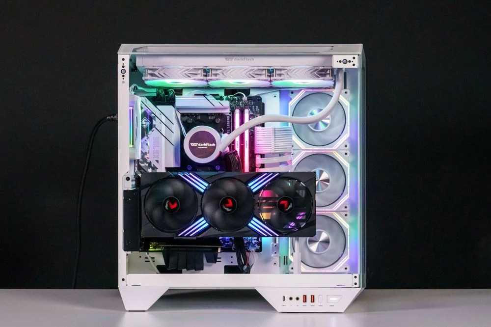 MDATA GAMING ArcticX Pro Ryzen 7 7800X3D 16GB 2TB SSD RTX 5070 Ti Windows 11