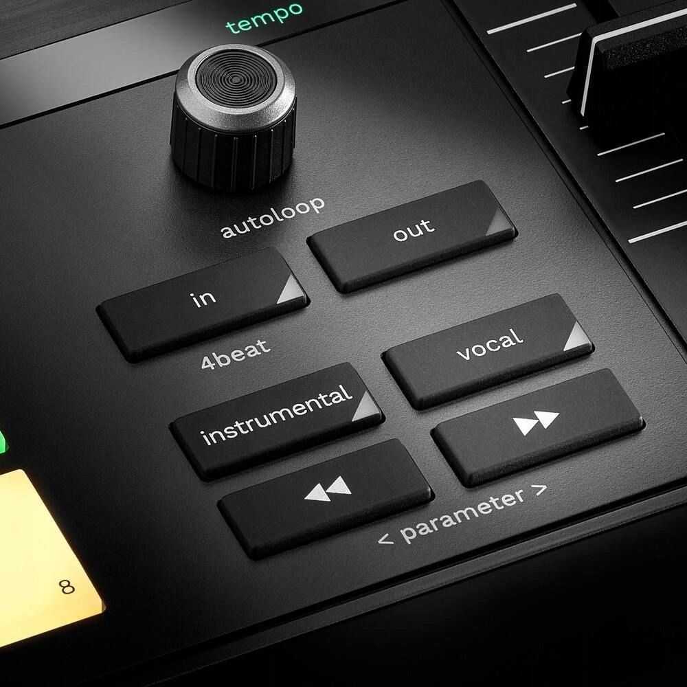 HERCULES DJControl Inpulse T7 | Speakers